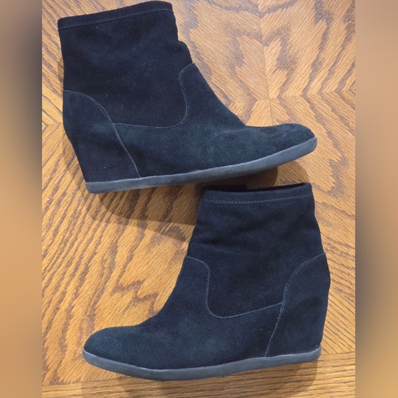 Minnetonka black suede ankle boots - Picture 3 of 8